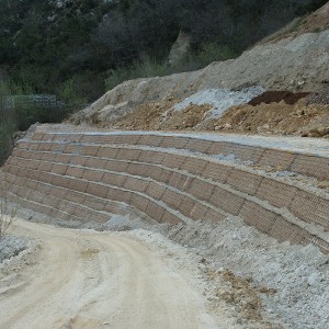 Terra rinforzata con geogriglie